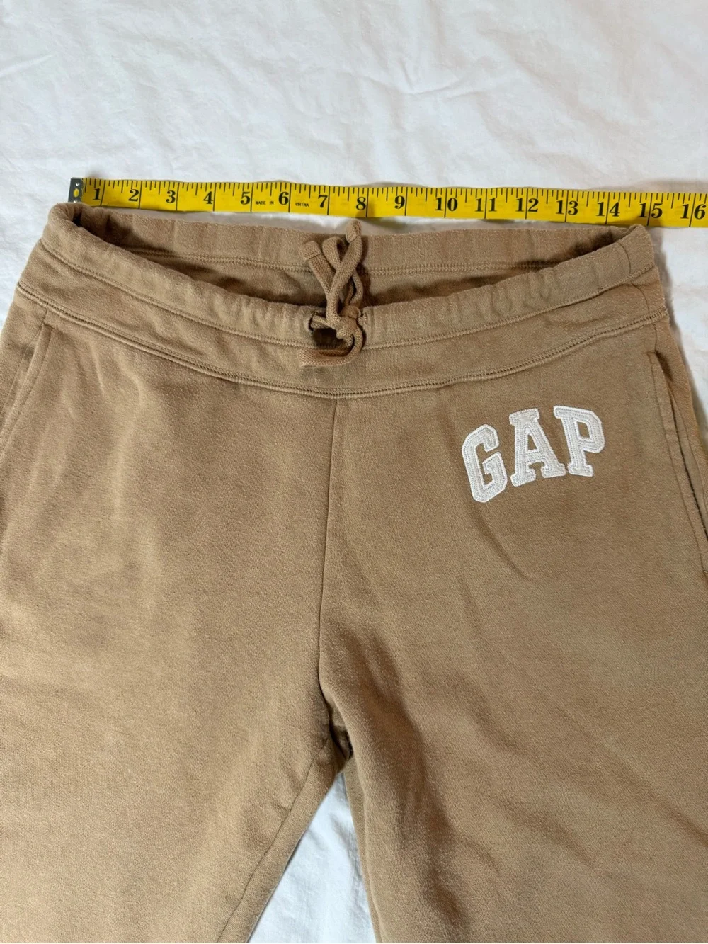 GAP Tan Crop Sweatpants Size Small